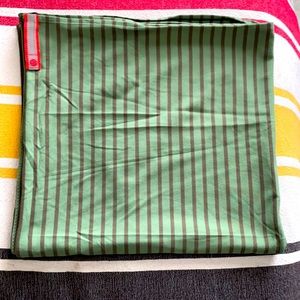 Lululemon scarf